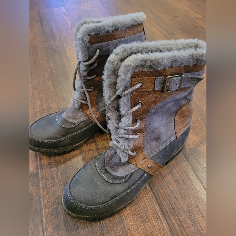 Chanda Jellypop lace up boots. Women's 11